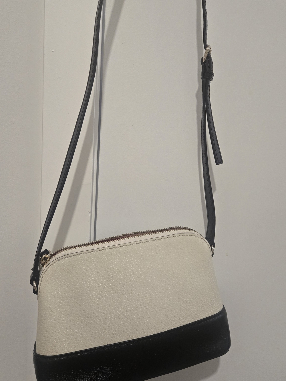 kate spade Cream and Black Pebble Leather Dome Crossbody - Picture 5 of 6